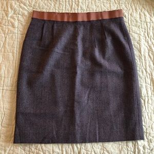 Ann Taylor gray skirt with bronze ribbon
